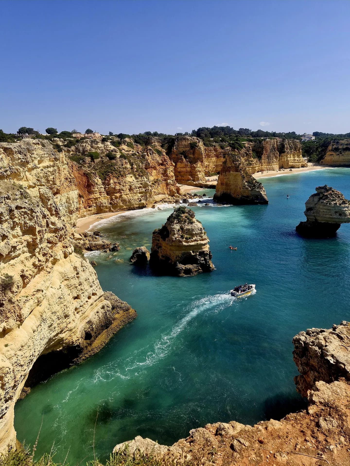 Algarve - skaliste wybrzeże